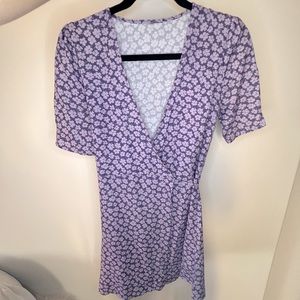 BRAND NEW ESSENTIALLY! Used once! Purple Wrap Dress! Perfect for the summer!